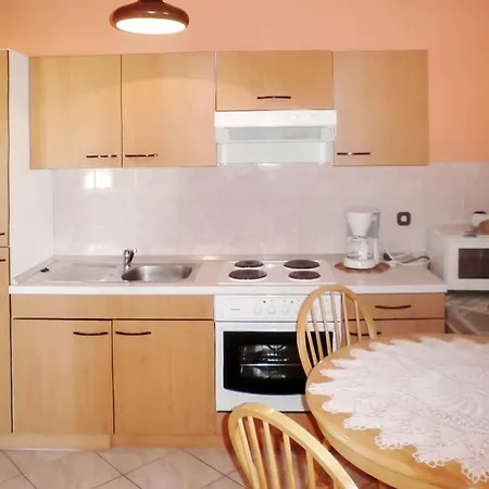 Apartment Ulica Xxxii B